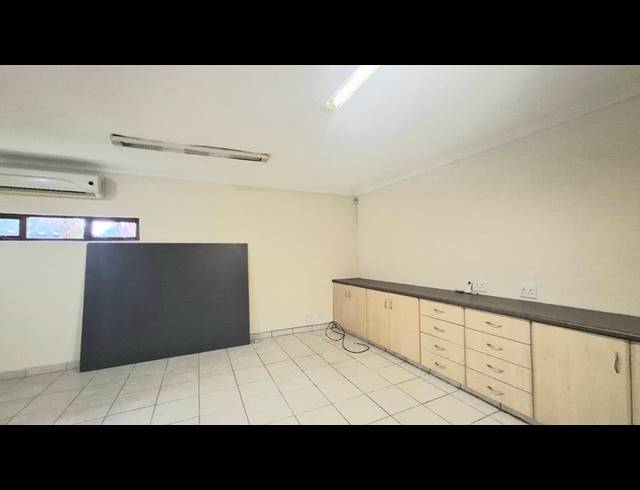 1 BEDROOM PROPERTY TO RENT IN GLENWOOD